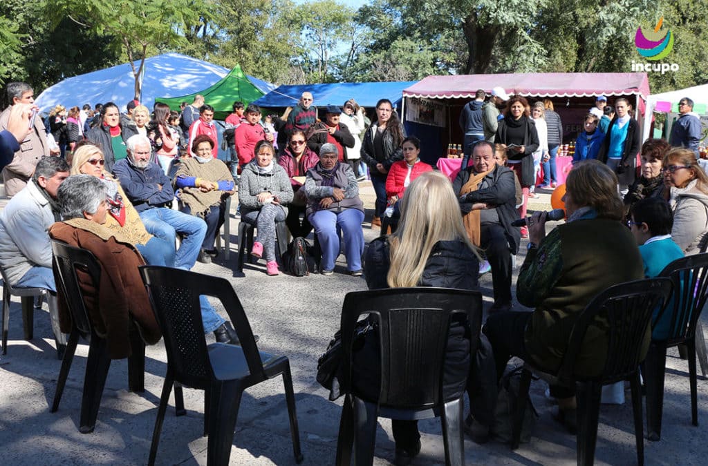 Charla sobre alimentación en el Encuentro Provincial de Ferias de Corrientes