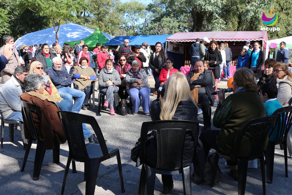 Charla sobre alimentación en el Encuentro Provincial de Ferias de Corrientes