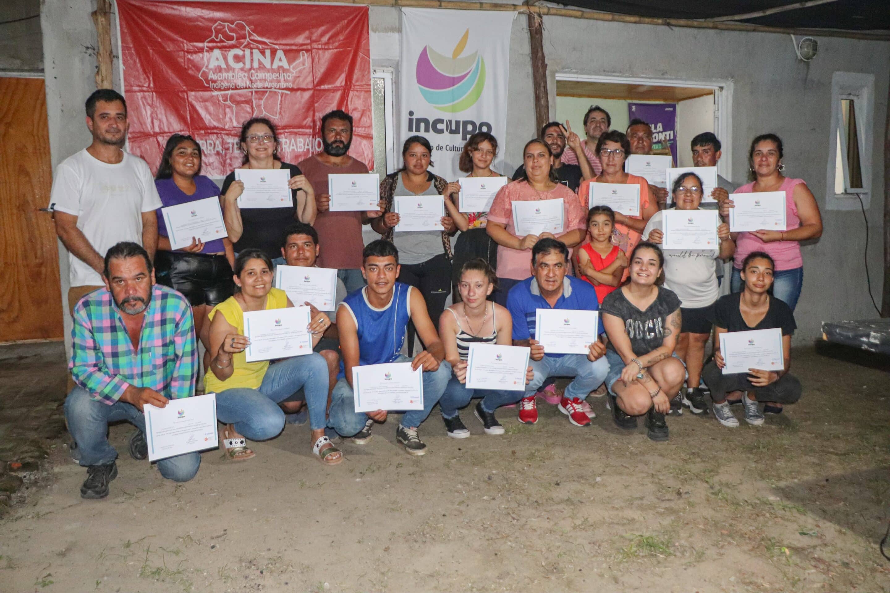 Alfabetización digital en comunidades rurales: entrega de certificados a jóvenes del norte de Santa Fe