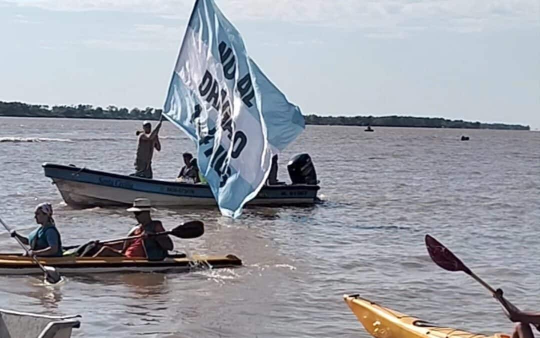 2 de febrero, Día de los Humedales:                                                                              Remada en defensa del Agua, la Vida y la Soberanía